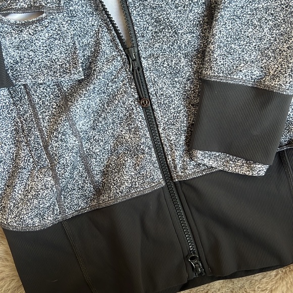 🖤Lululemon jacket🖤 - Picture 8 of 11